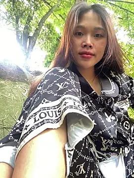 Snapshot of Emxinhka1 chatting on May 7, 2026, 5:13 am Emxinhka1 online show from May 7, 2026, 5:13 am