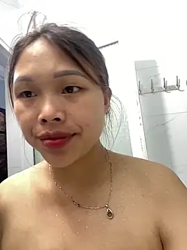 Snapshot of Emxinhka1 chatting on June 16, 2026, 11:24 am Emxinhka1 online show from June 16, 2026, 11:24 am