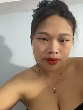 Snapshot of Emxinhka1 chatting on June 21, 2026, 5:32 am Emxinhka1 online show from June 21, 2026, 5:32 am