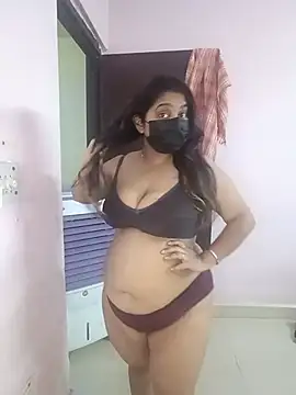 Snapshot of Aliya_Hott chatting on June 6, 2026, 6:07 am Aliya Hott online show from June 6, 2026, 6:07 am