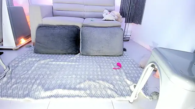 TAHIELA  online show from March 10, 2026, 7:46 am