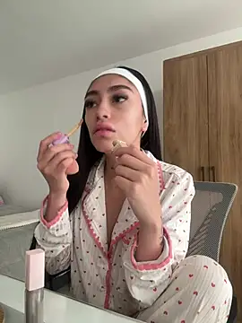 Bonny Eva online show from June 23, 2026, 6:17 pm