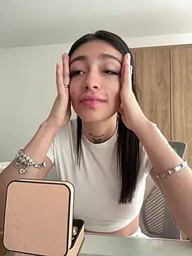 Bonny Eva online show from June 25, 2026, 2:54 pm
