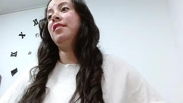 Snapshot of ElaMurray02 chatting on February 3, 2026, 1:27 pm ElaMurray02 online show from February 3, 2026, 1:27 pm