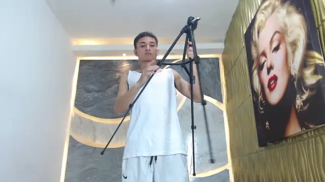 Matheus Ic online show from February 15, 2026, 8:27 pm