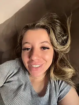 Snapshot of casal_uai chatting on April 7, 2026, 6:30 pm casal uai online show from April 7, 2026, 6:30 pm