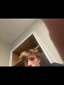 yourwhiteboy1 online show from March 16, 2026, 6:17 am