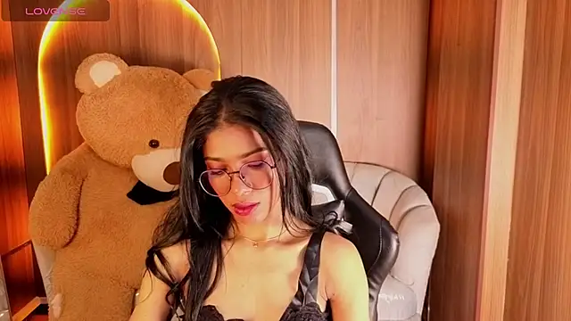 Alina b  online show from February 4, 2026, 8:03 pm