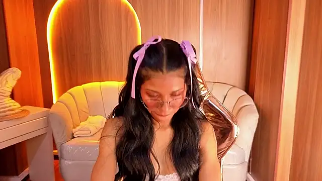 Alina b  online show from July 17, 2026, 8:03 pm