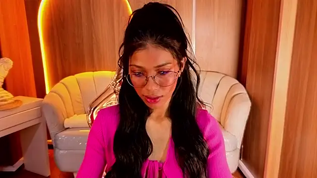 Alina b  online show from July 18, 2026, 7:50 pm