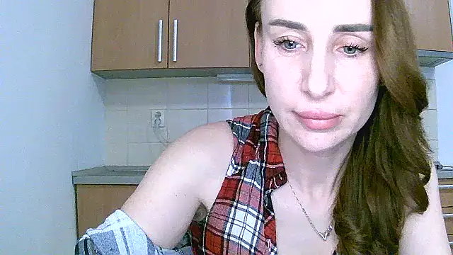 Snapshot of GlarysLoveressS chatting on March 19, 2026, 12:42 pm GlarysLoveressS online show from March 19, 2026, 12:42 pm