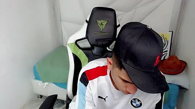 Black diamondd  online show from February 13, 2026, 2:13 pm