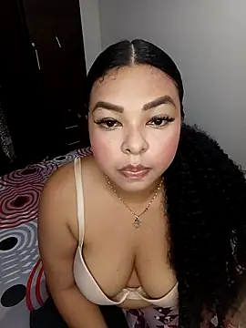 Snapshot of solene09 chatting on February 10, 2026, 3:32 am solene09 online show from February 10, 2026, 3:32 am