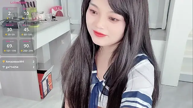 xianxian-baby online show from June 3, 2026, 6:02 pm
