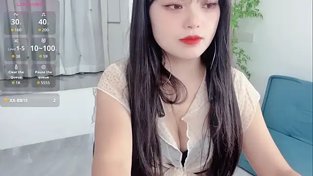 xianxian-baby online show from June 12, 2026, 3:11 pm