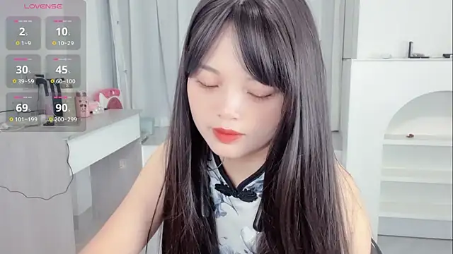 xianxian-baby online show from June 17, 2026, 6:20 pm
