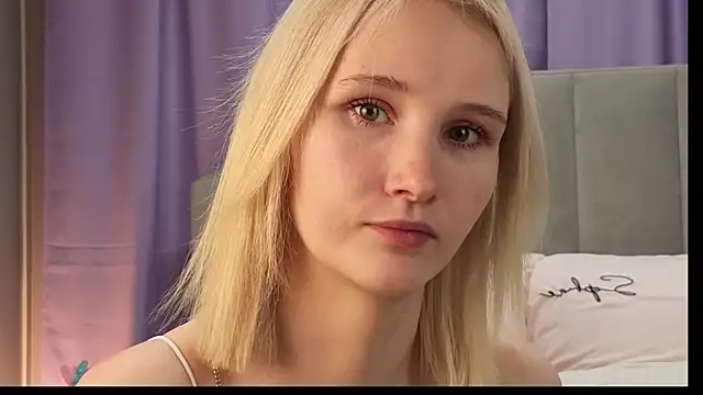 Snapshot of CrystalLili chatting on April 10, 2026, 3:12 am CrystalLili online show from April 10, 2026, 3:12 am
