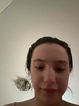 MiaTee online show from February 27, 2026, 3:17 am