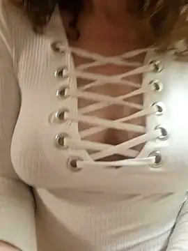 Isa363636 online show from February 12, 2026, 9:10 pm