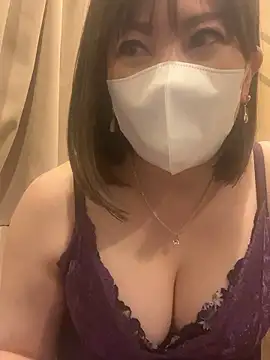 Mitsuco surflady online show from March 17, 2026, 3:59 pm