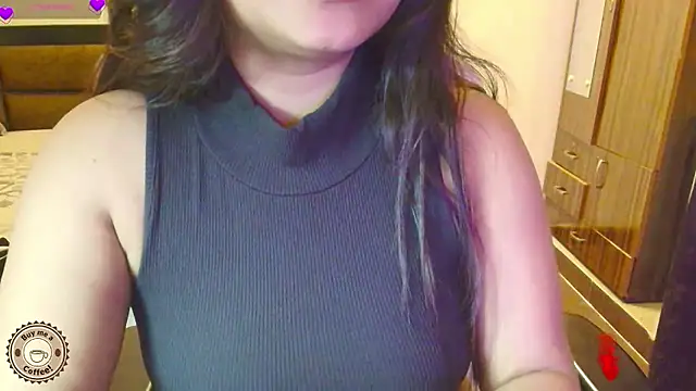 Snapshot of Yara-143 chatting on June 12, 2026, 11:35 pm Yara-143 online show from June 12, 2026, 11:35 pm