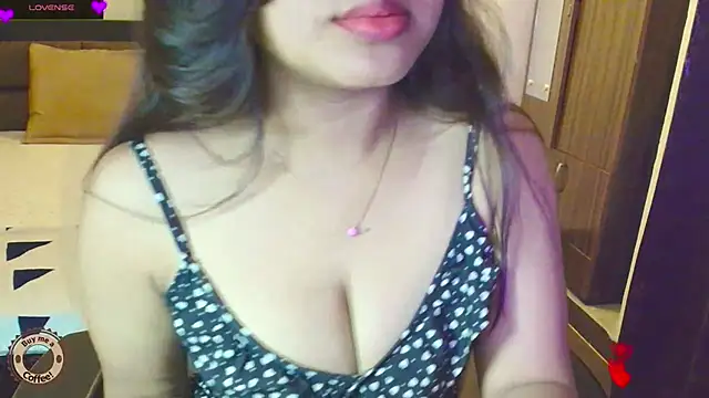 Snapshot of Yara-143 chatting on June 28, 2026, 6:47 pm Yara-143 online show from June 28, 2026, 6:47 pm