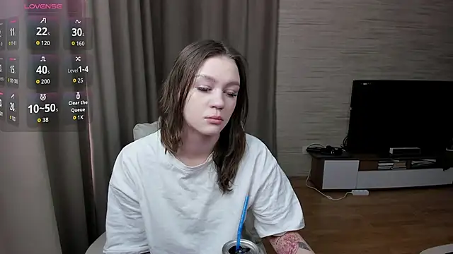 CarmenHill online show from February 15, 2026, 4:31 am