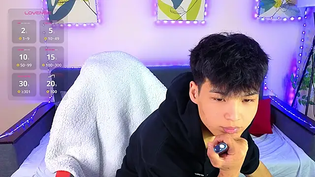 XanneLL online show from March 15, 2026, 4:13 pm