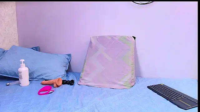 melany roberts  online show from February 10, 2026, 3:10 am