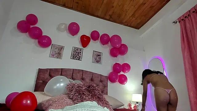 luna velveth online show from February 13, 2026, 1:12 am