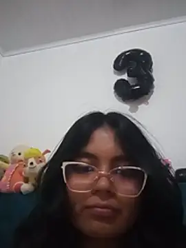 luna velveth online show from March 11, 2026, 6:47 pm