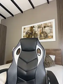 luci butterfly online show from March 9, 2026, 12:53 pm