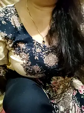 Snapshot of PARI51 chatting on June 14, 2026, 8:00 pm PARI51 online show from June 14, 2026, 8:00 pm