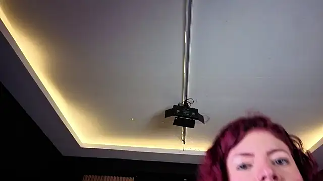 MiaTorres4 online show from April 28, 2026, 12:32 pm