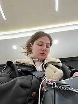 Snapshot of AsynaYuuki chatting on March 6, 2026, 10:34 am AsynaYuuki online show from March 6, 2026, 10:34 am