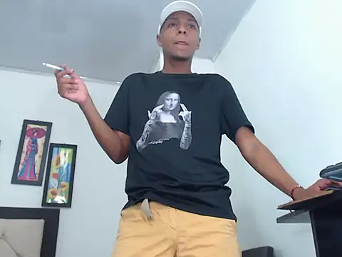 hotboyluxe online show from February 6, 2026, 3:00 am