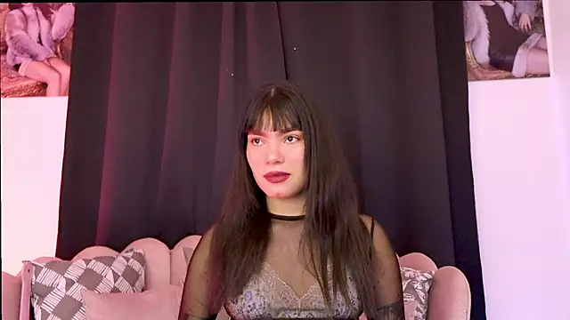 dakotacollins  online show from February 15, 2026, 5:20 pm