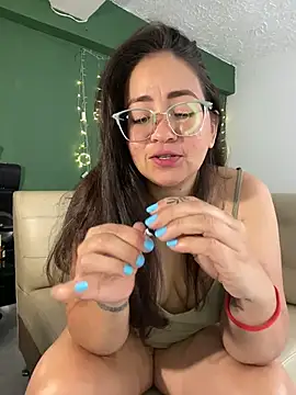 alisbloom online show from March 17, 2026, 6:11 pm