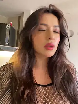 foxxy lover online show from April 4, 2026, 6:05 pm