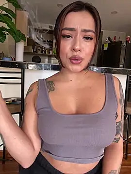 Snapshot of foxxy_lover chatting on April 20, 2026, 5:05 pm foxxy lover online show from April 20, 2026, 5:05 pm