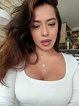 Snapshot of foxxy_lover chatting on April 25, 2026, 5:21 pm foxxy lover online show from April 25, 2026, 5:21 pm