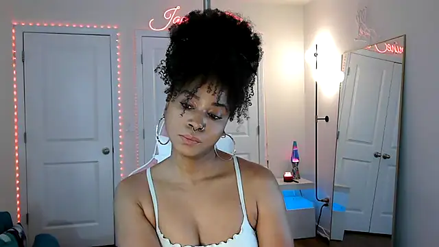 Snapshot of JazmineFoxx chatting on April 22, 2026, 5:47 pm JazmineFoxx online show from April 22, 2026, 5:47 pm