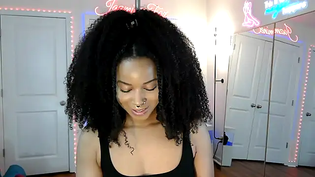 Snapshot of JazmineFoxx chatting on May 6, 2026, 4:45 pm JazmineFoxx online show from May 6, 2026, 4:45 pm
