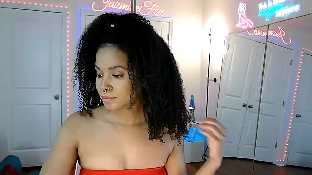 Snapshot of JazmineFoxx chatting on May 11, 2026, 8:06 pm JazmineFoxx online show from May 11, 2026, 8:06 pm