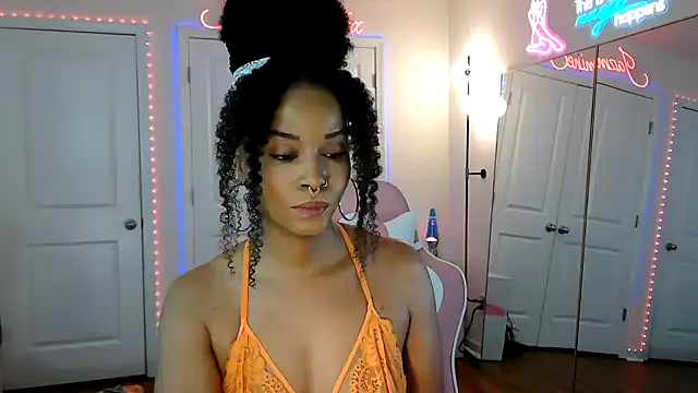 Snapshot of JazmineFoxx chatting on May 16, 2026, 4:17 pm JazmineFoxx online show from May 16, 2026, 4:17 pm