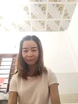 Sexy-ladyboobs69 online show from February 1, 2026, 1:37 am