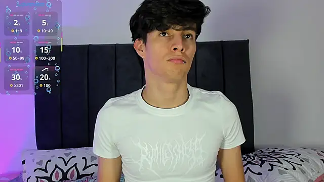 axxxel twink online show from April 24, 2026, 2:14 am
