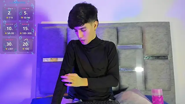 axxxel twink online show from May 4, 2026, 2:29 am