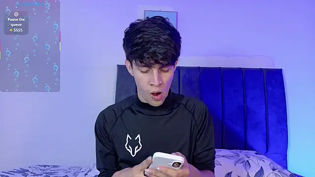 Snapshot of axxxel_twink chatting on June 16, 2026, 2:36 am axxxel twink online show from June 16, 2026, 2:36 am
