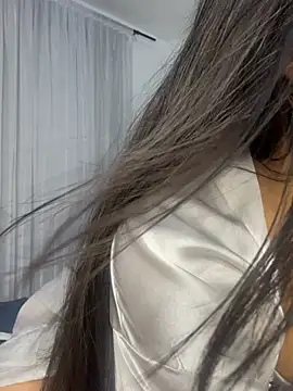 EvaMiranda online show from May 1, 2026, 3:33 am